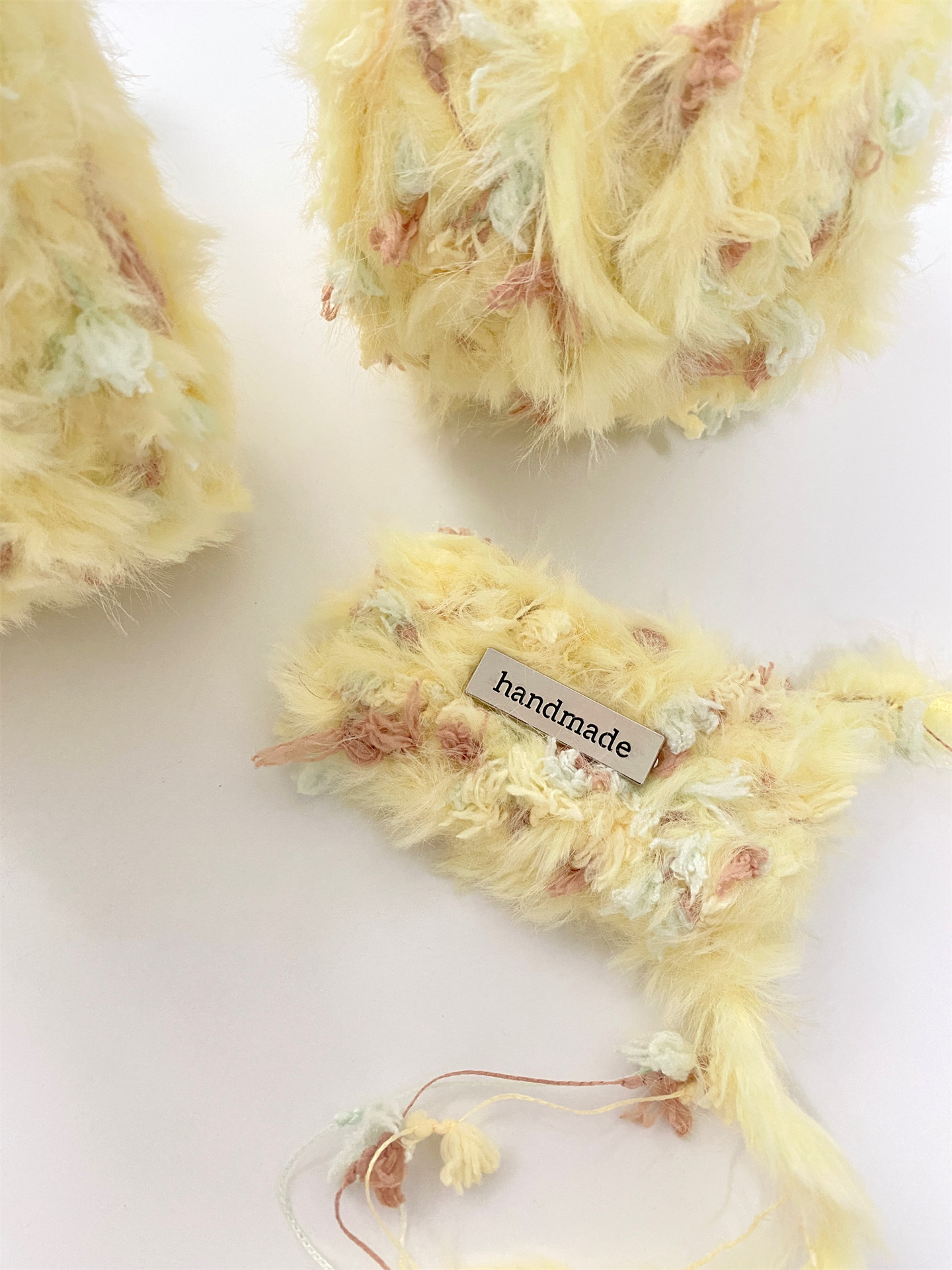 Butter_Cookie_fancy_yarn_with_crochet_hooks