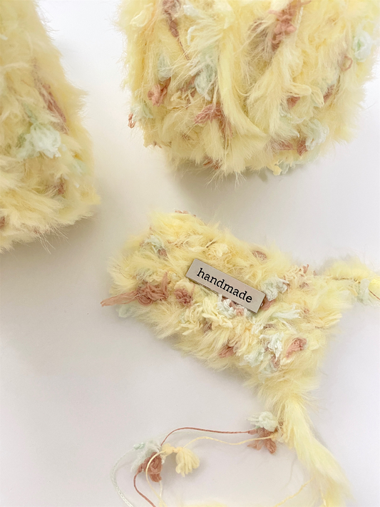 Butter_Cookie_fancy_yarn_with_crochet_hooks
